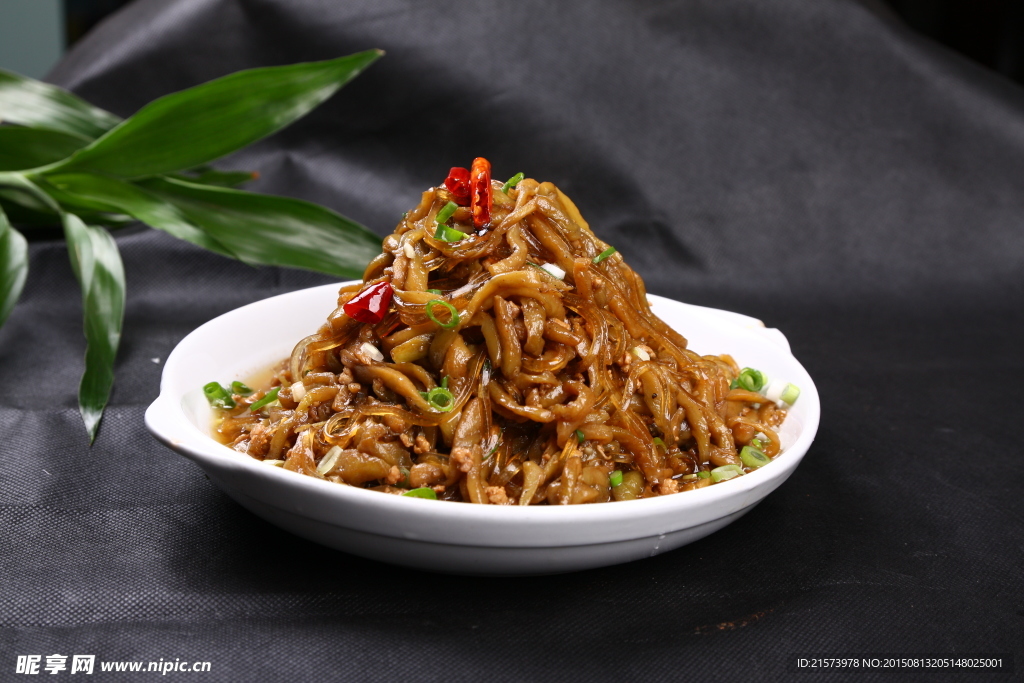 茄丝肉沫炒粉