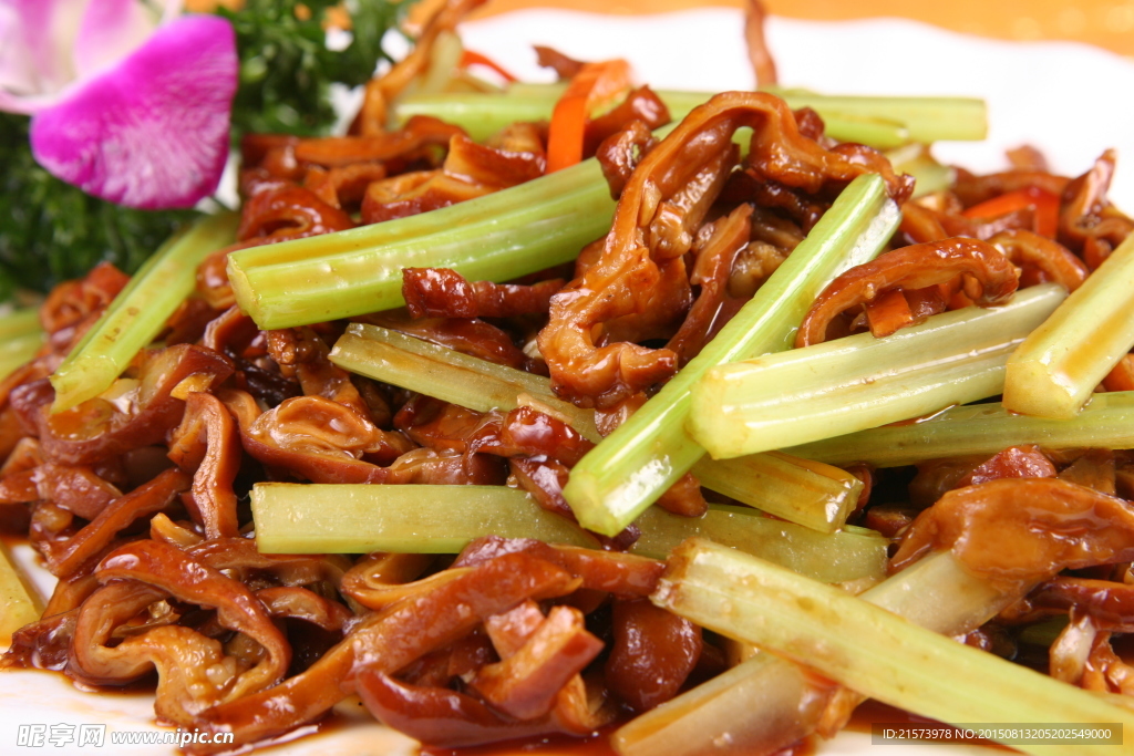 芹菜炒腊肠