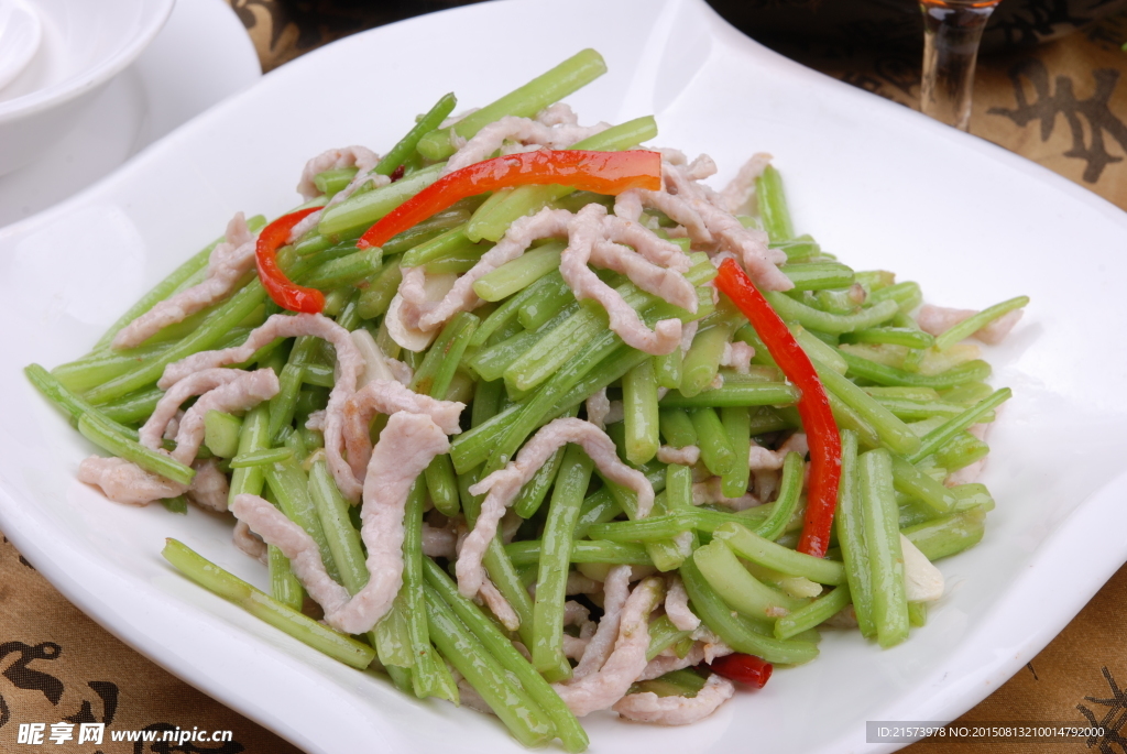 肉丝炒番薯梗