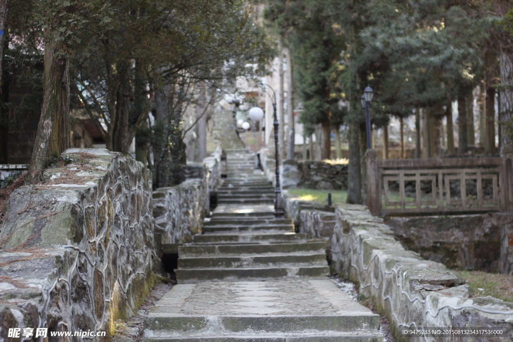 复古楼梯 山路