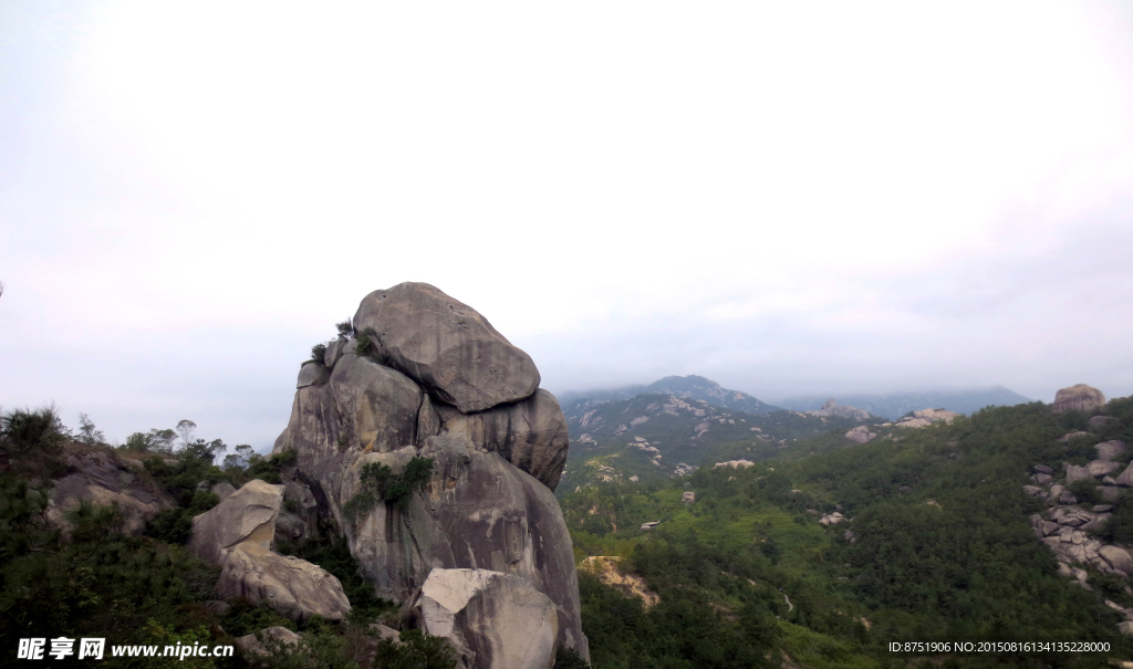 石头山