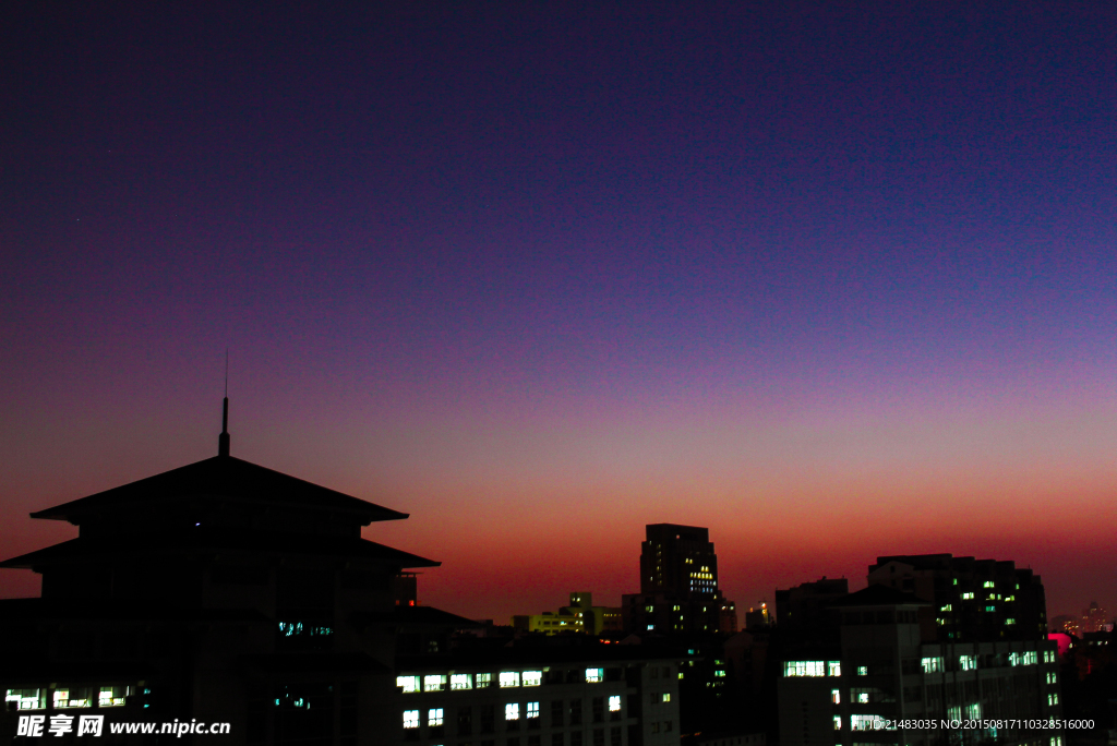 城市夜景  晚霞
