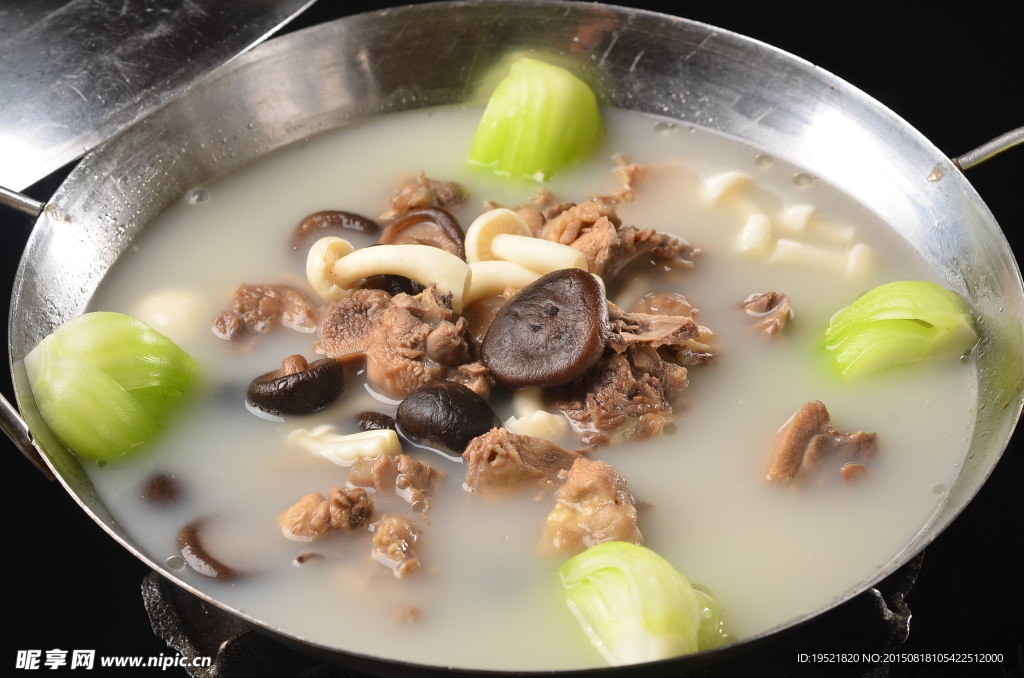 小鸡炖蘑菇