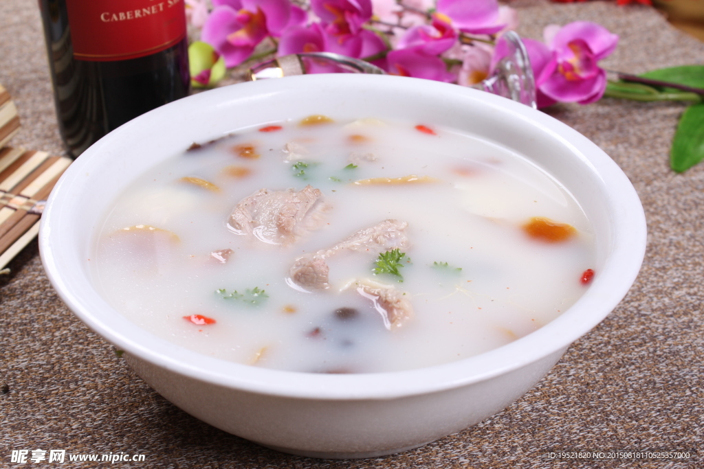 滋补珍菌炖排骨