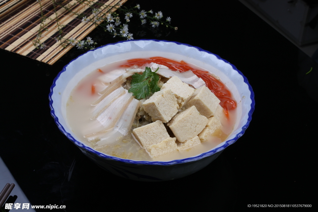 走油肉炖酸菜