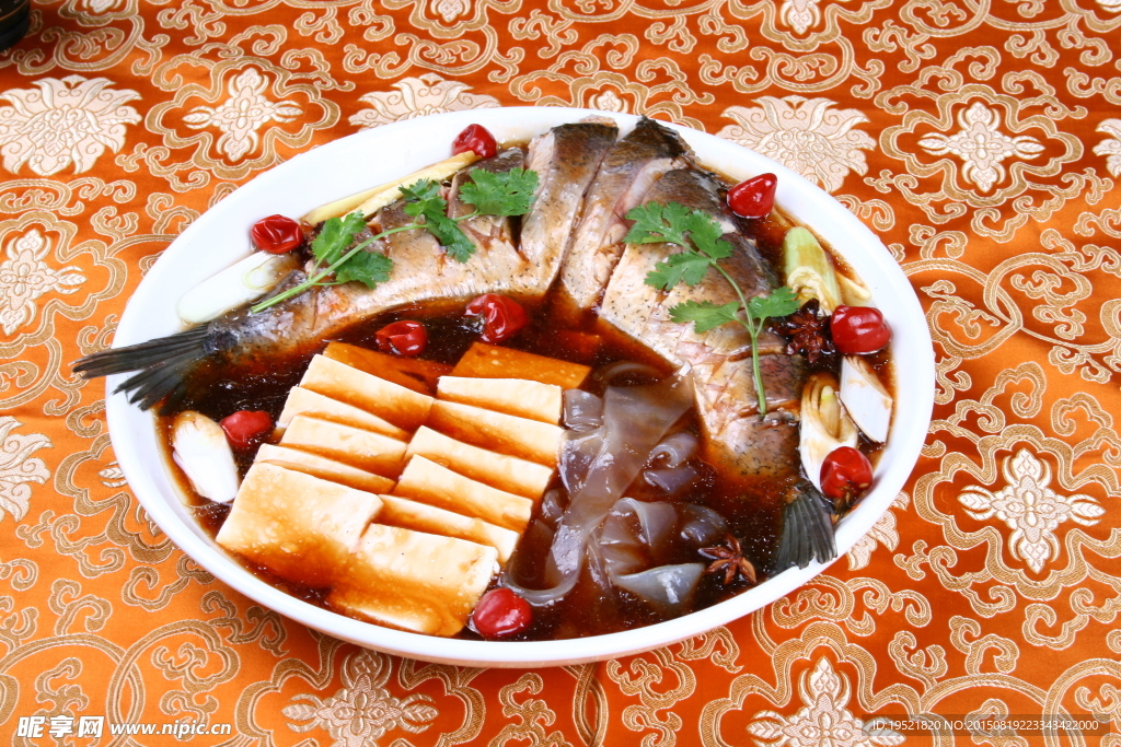 鲫鱼豆腐