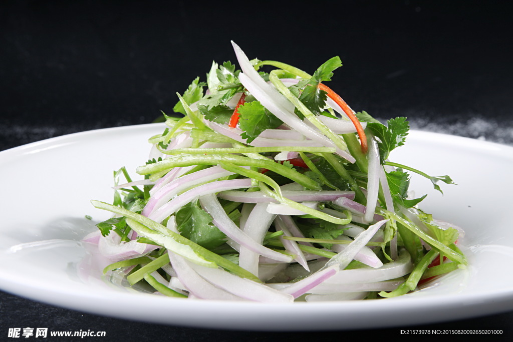 尖椒洋葱拌香菜