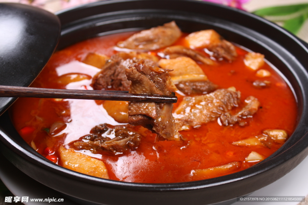 砂锅麻辣鸭