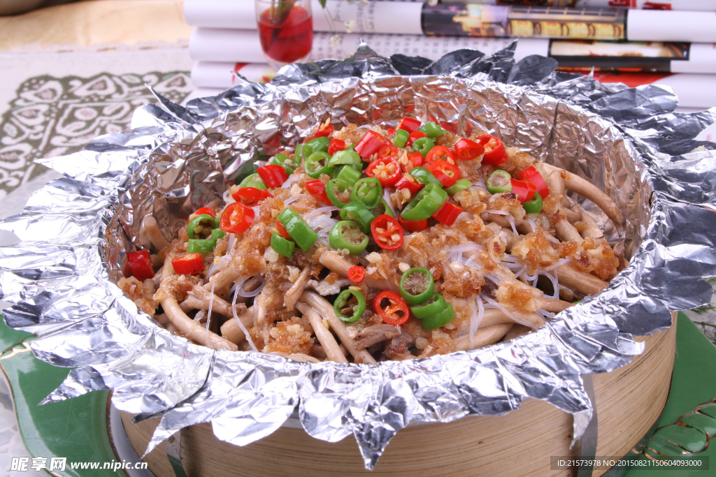 笼仔蒸鲜树菇