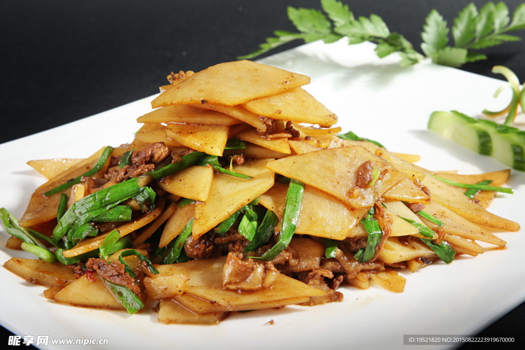 土豆片小炒肉