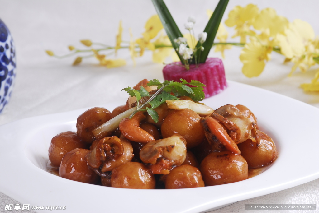 小土豆烧鲜贝