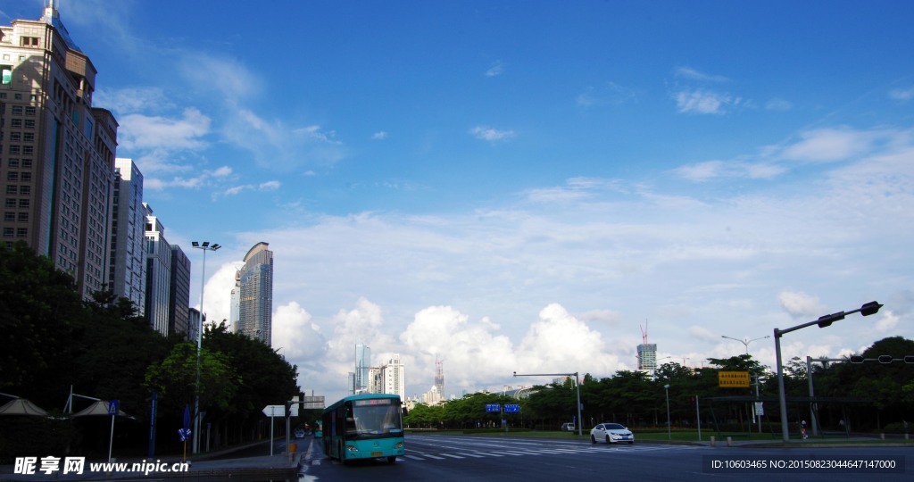 城市交通 雨后天晴