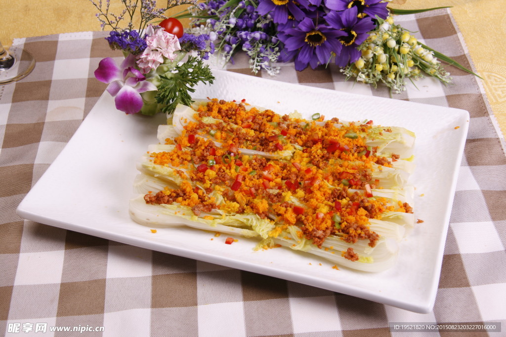 咸蛋黄肉碎蒸娃娃菜