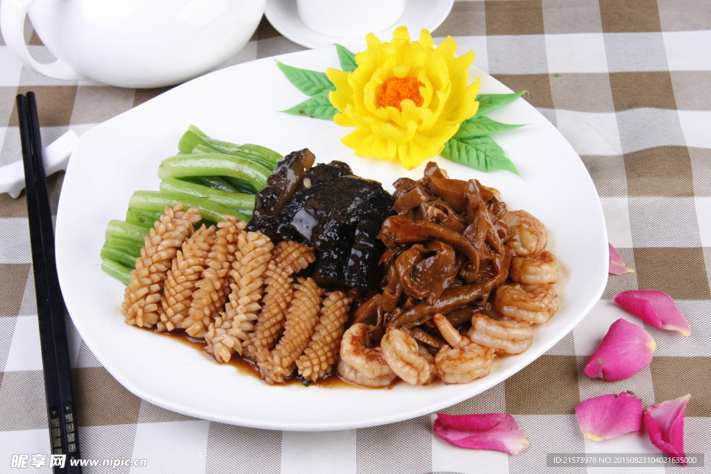 三珍海味扒菜心