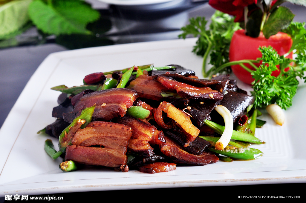 橡子皮炒腊肉