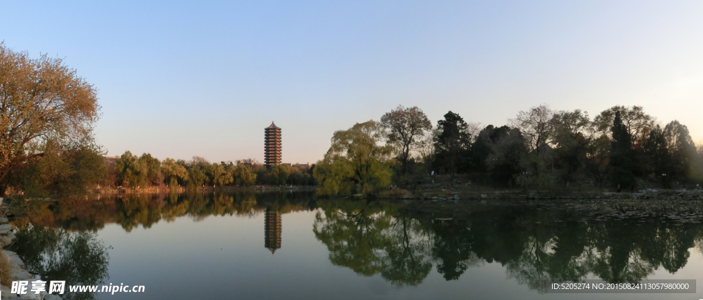 北京大学未名湖