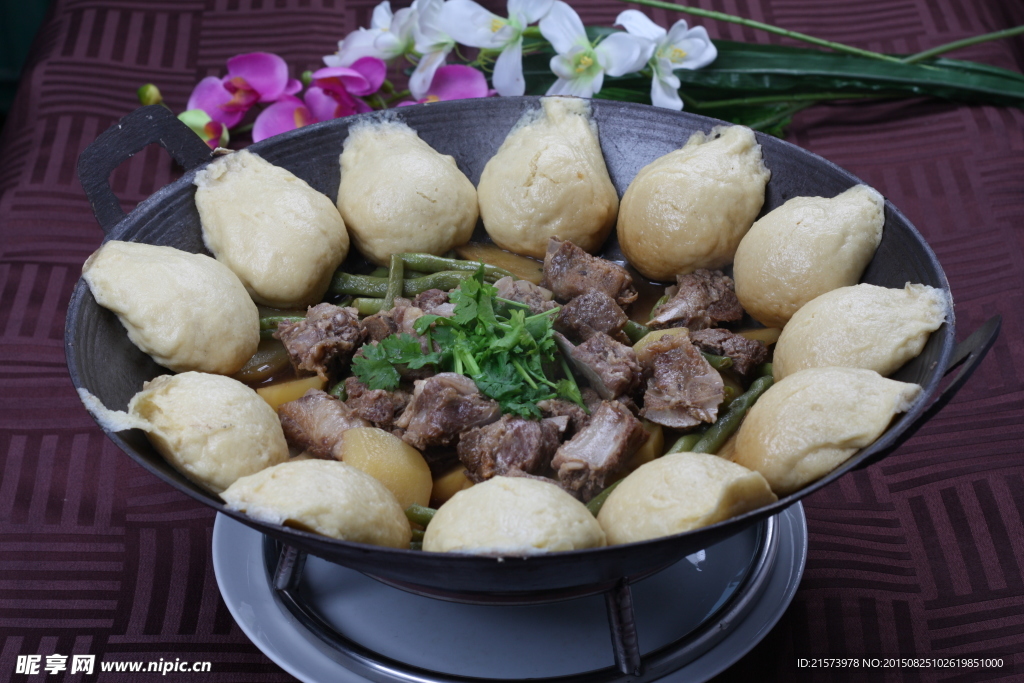 排骨土豆豆角贴饼子