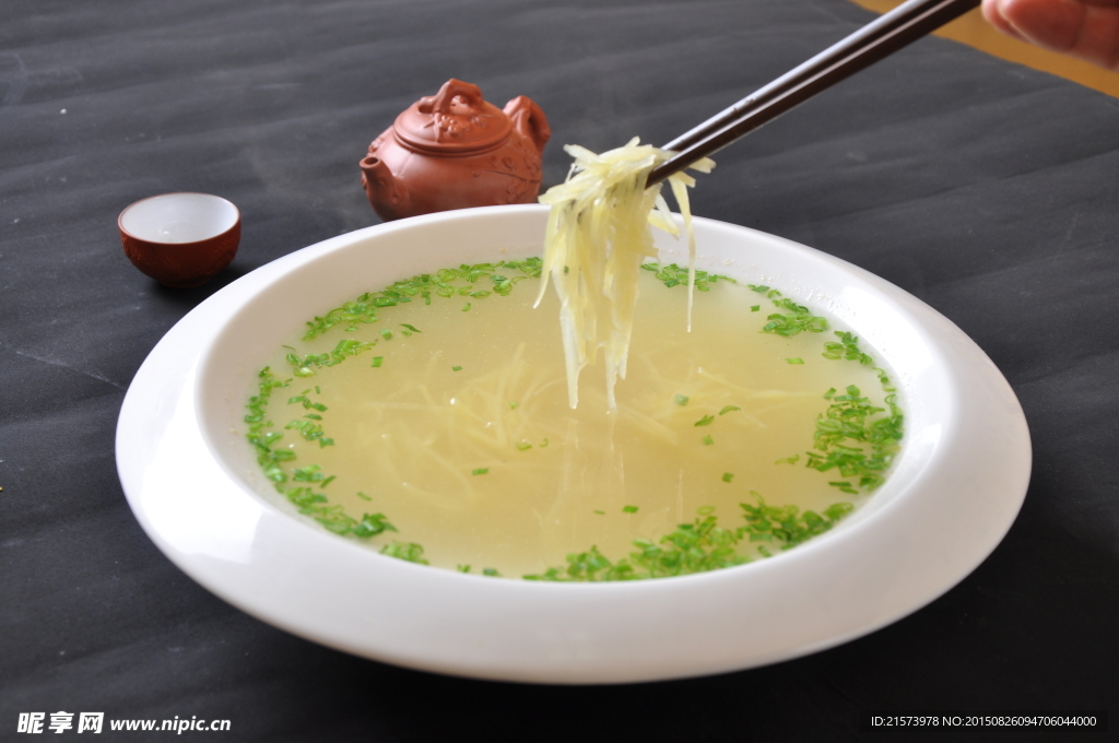 韭香土豆汤