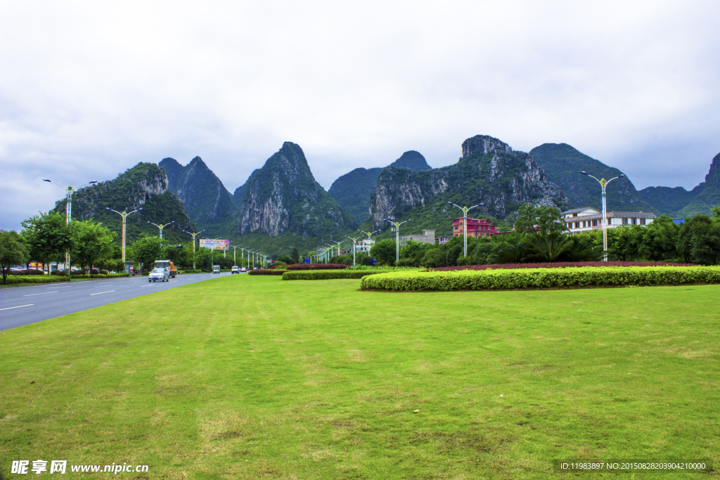 公路绿化草地