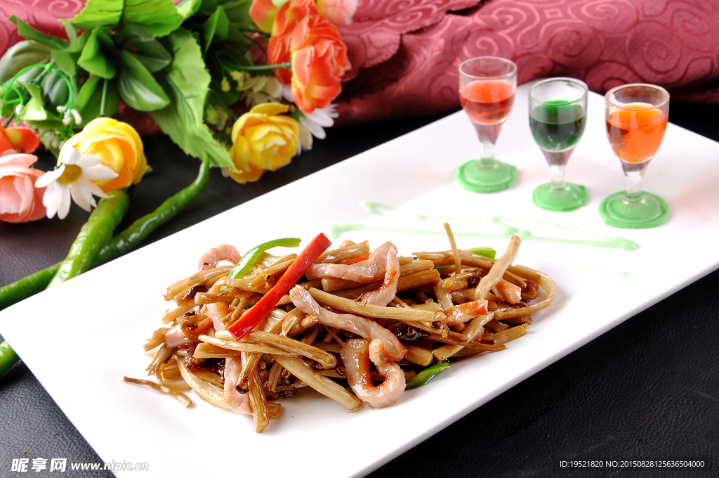 茶树菇炒精肉