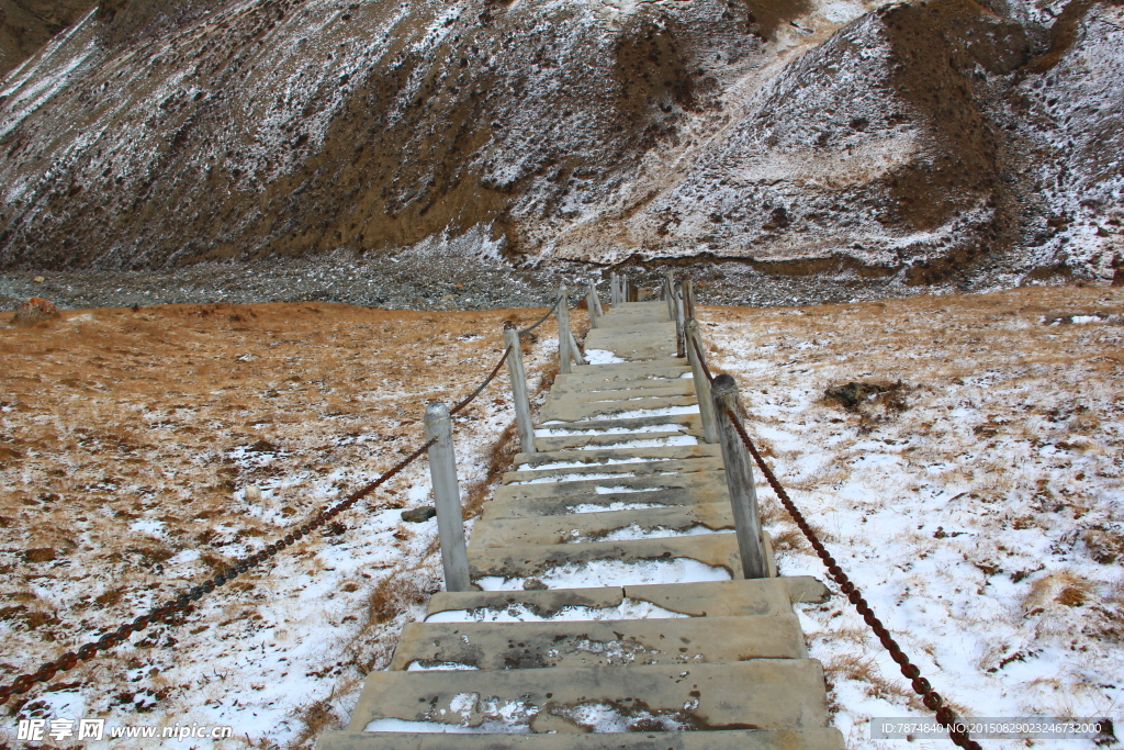 高原雪山