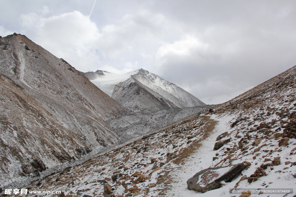 高原雪山