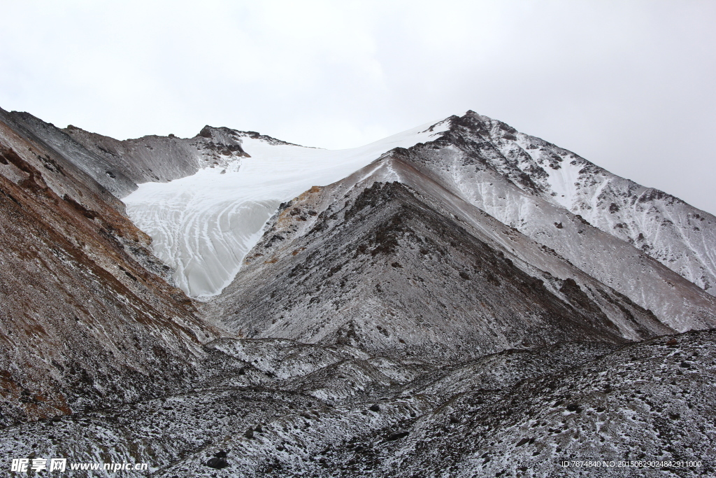 高原雪山