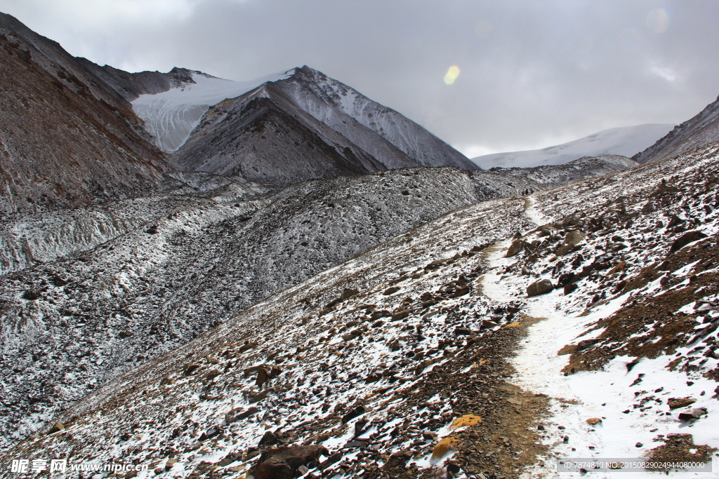 高原雪山