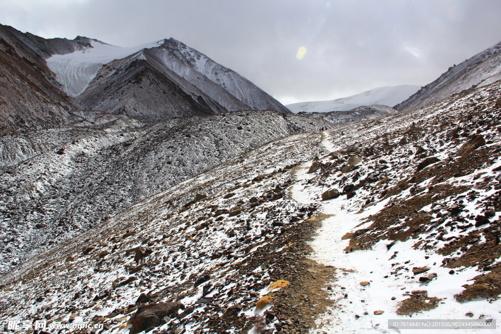 高原雪山