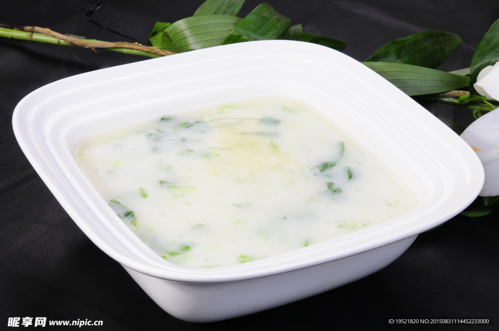 青菜芋头钵