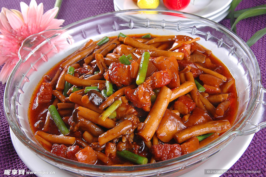 茶树菇煨花肉