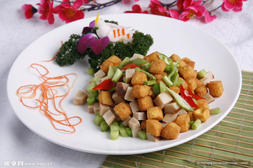 翡翠灵菇豆腐