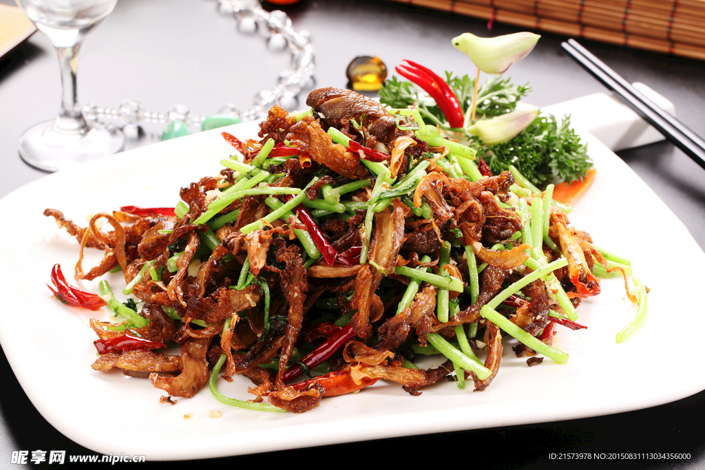 干煸肉碎茶树菇