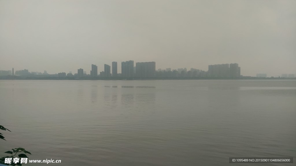 江上新雨