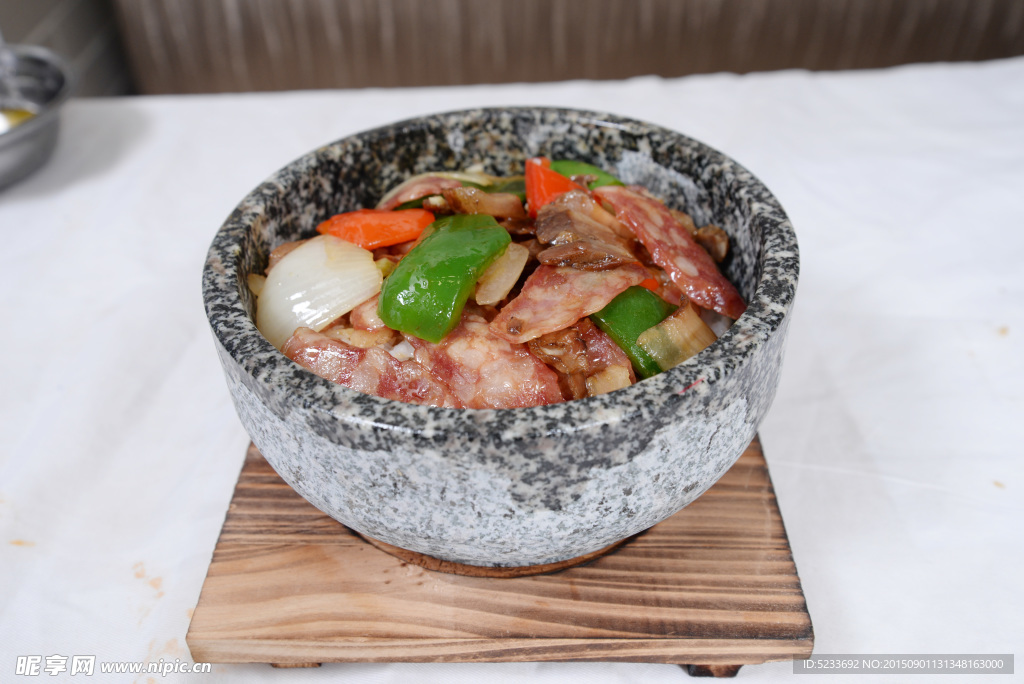 腊肉煲仔饭