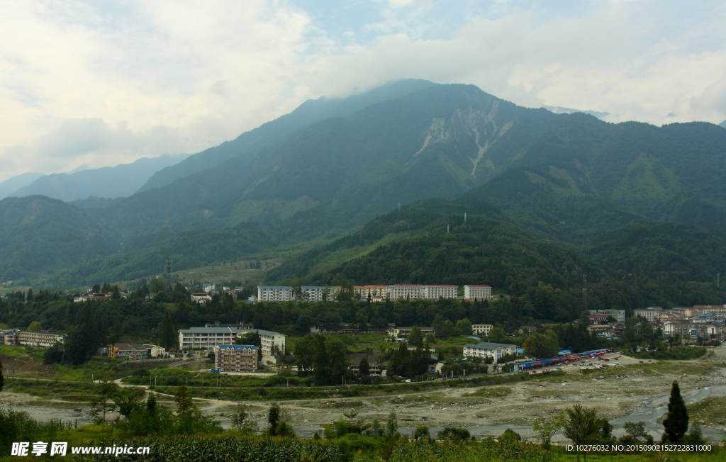 宝山村