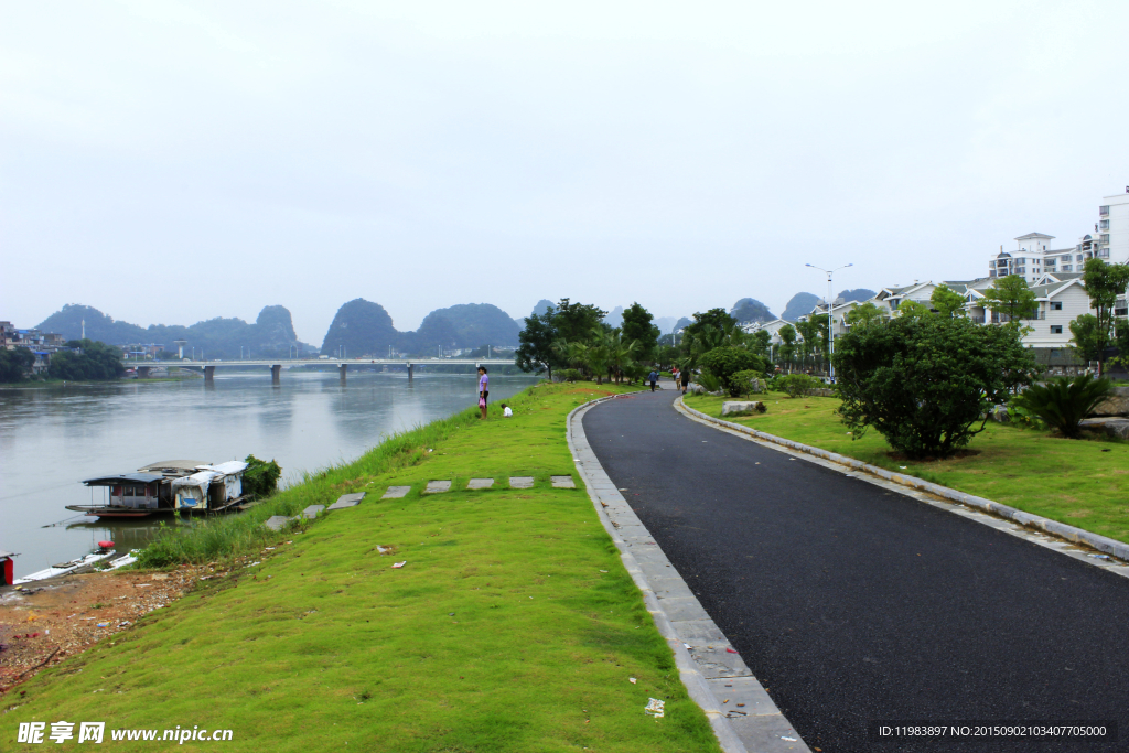 江边道路