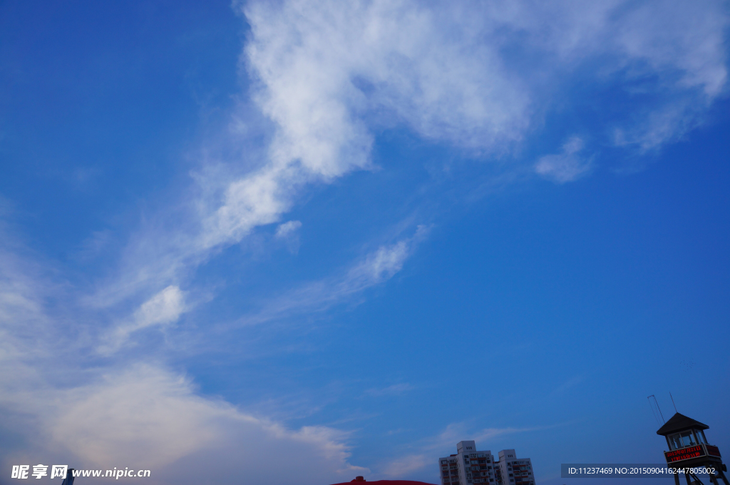 天空白云