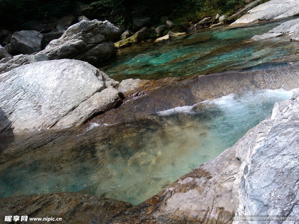 庐山 水潭