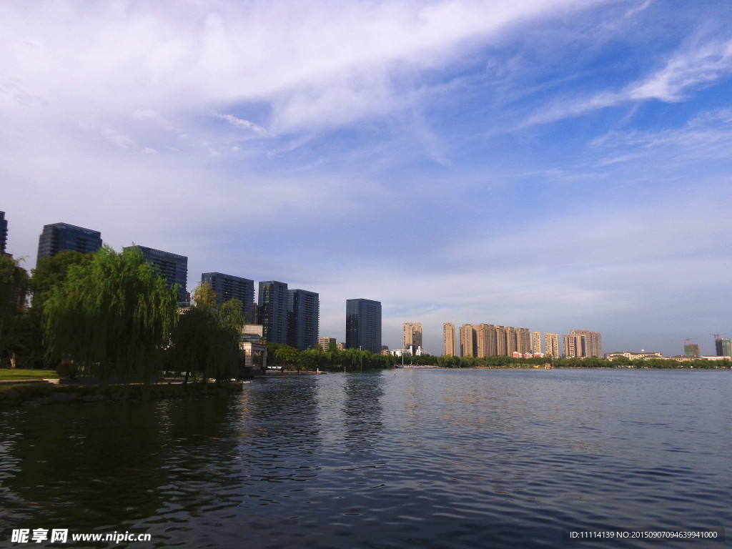 绍兴瓜渚湖畔风景