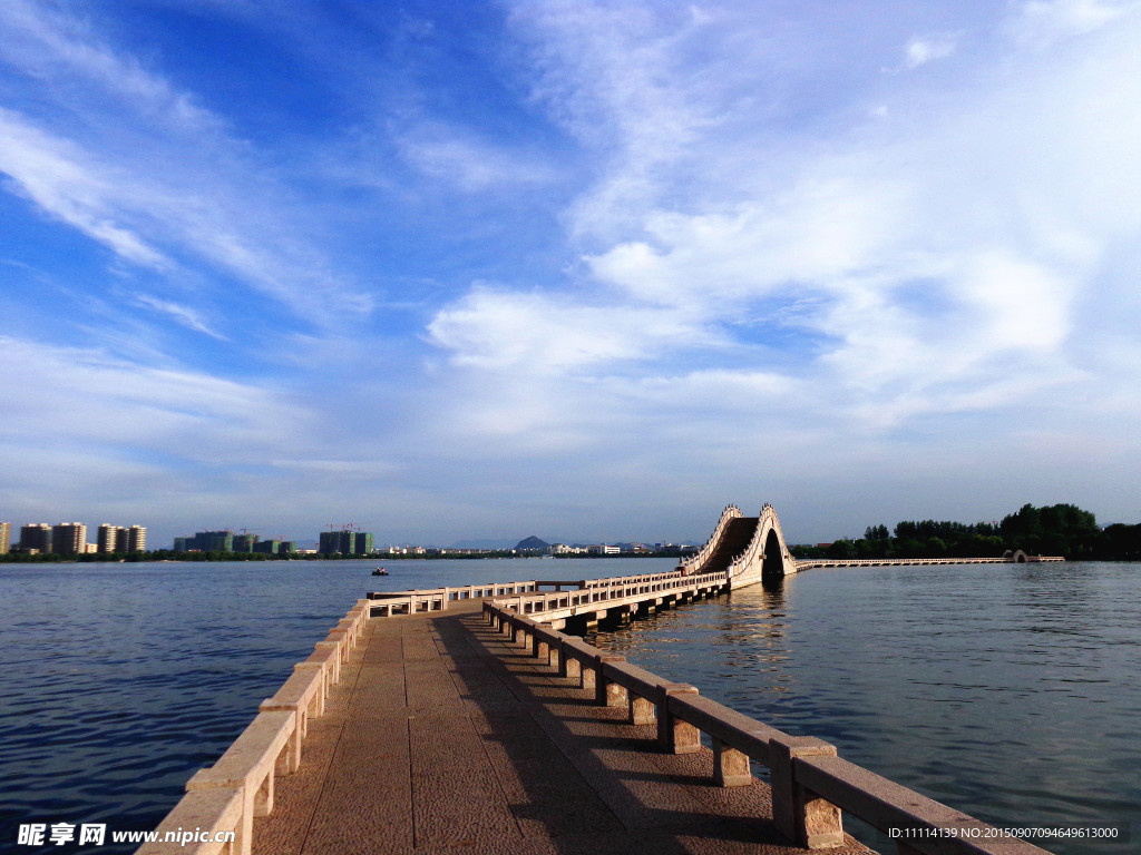 湖畔风景