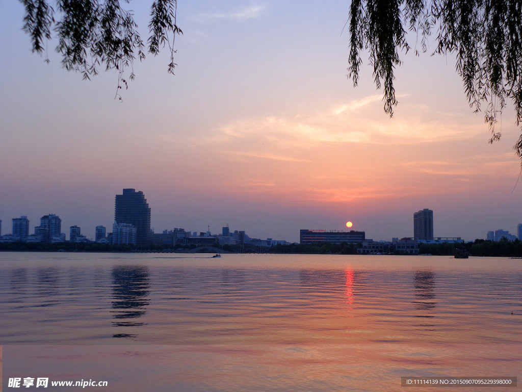 瓜渚湖畔日落风景