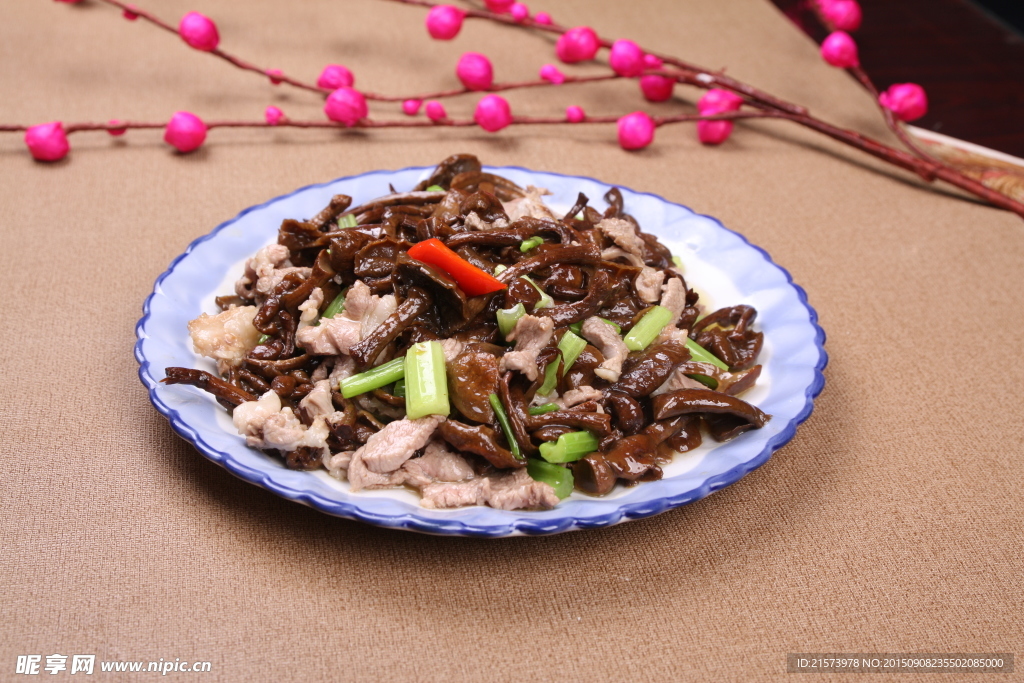 滑子蘑炒羊肉