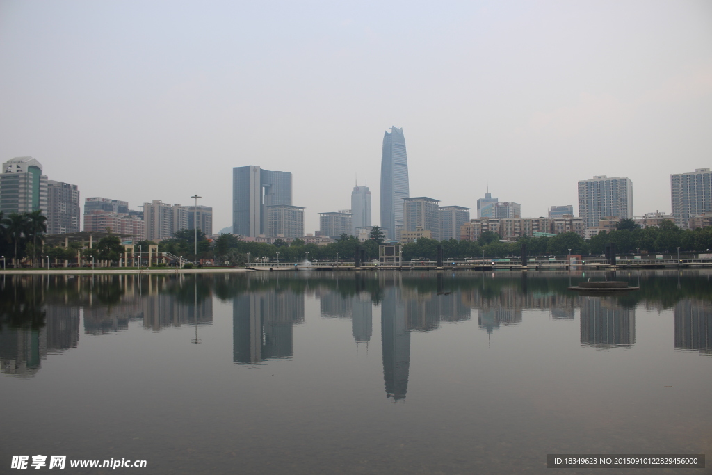 东莞城市倒影