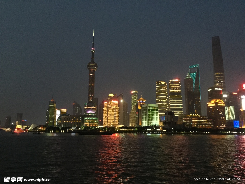 夜幕 降临 上海 外滩 东方明