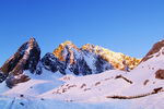 雪山日出