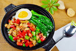 鸡丁煲仔饭