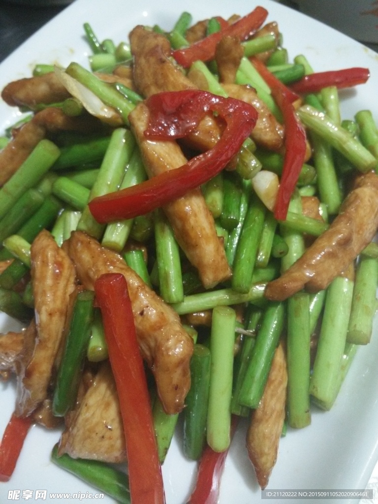 蒜苔炒鸡柳