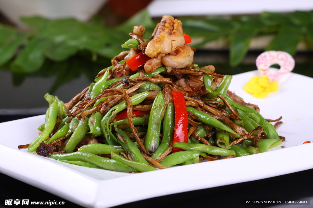 鱿鱼茶树菇烧豆角