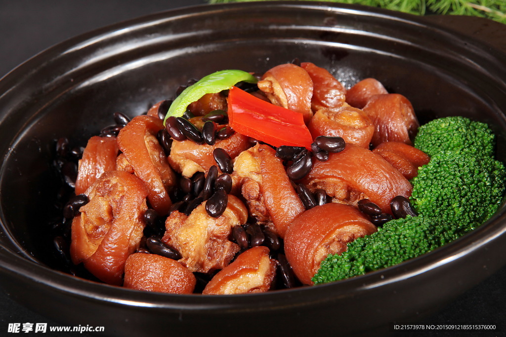 黑豆回味猪尾煲好